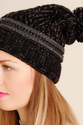 Siyah ve Gri Örgü Desen Bayan Bere