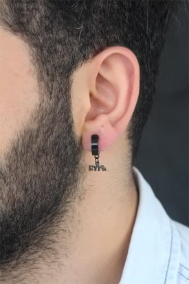 Siyah Renk Kaplama Göktürkçe Yazı Figürlü Çelik Kıstırmalı Erkek Küpe