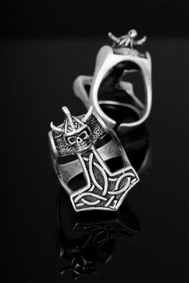 Çelik Kuru Kafa Figürlü Ayarlamalı Erkek Yüzük