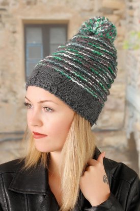 Gri Renk Kırçıllı Ponpon Detaylı Bayan Bere