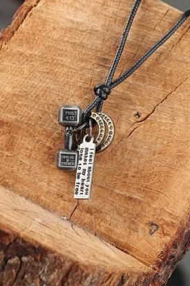 Metal Aksesuarlı Deri İpli Erkek Kolye